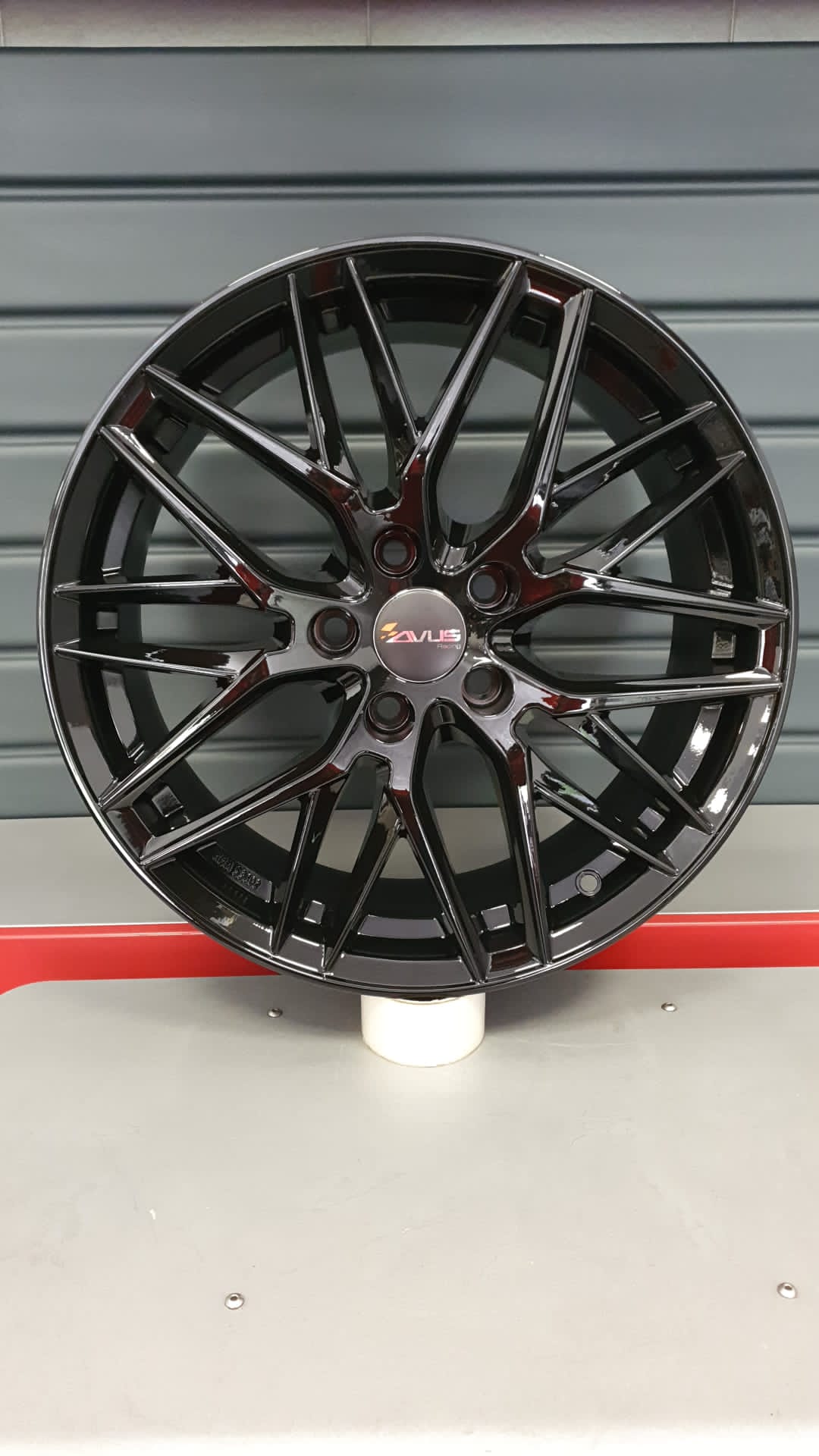 SET 4 CERCHI IN LEGA AVUS RACING 8X18 ET45 5x112 NERO LUCIDO AF19 - immagine 2